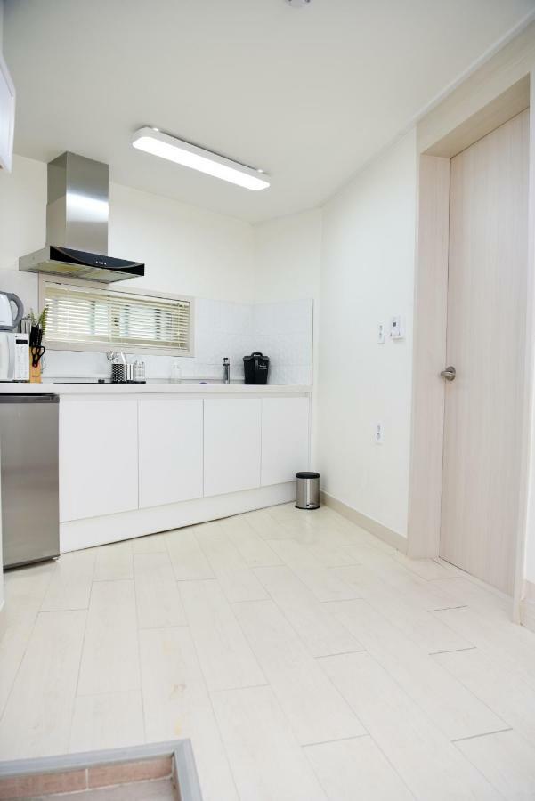Jw Stay In Hongdae Seoel Buitenkant foto
